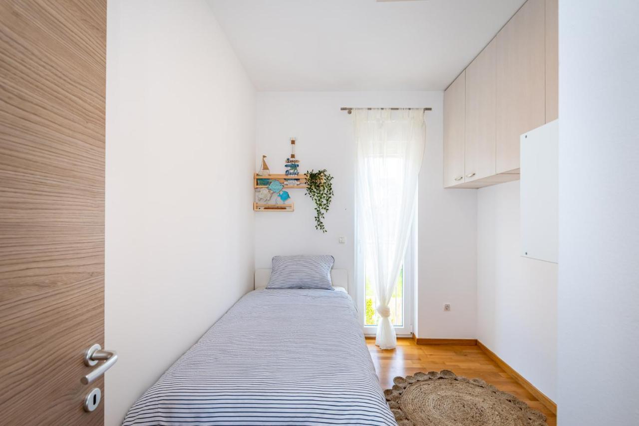 Lipotica - Luxury, With Sea View Apartment Nin Exterior photo